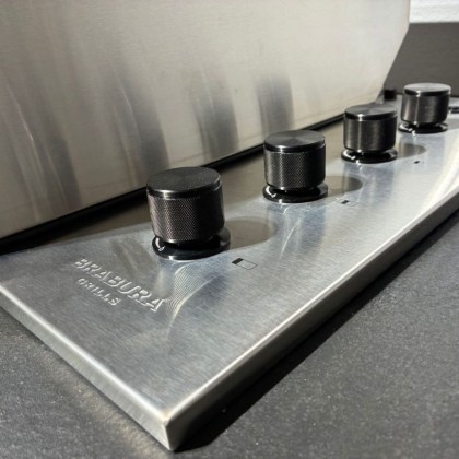 Brabura Box-Q Inox: 4-Burner Cast Steel Built-In Grill